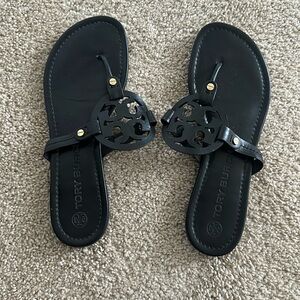 Barely Worn Tory Birch Women’s Flip Flop Sandals!